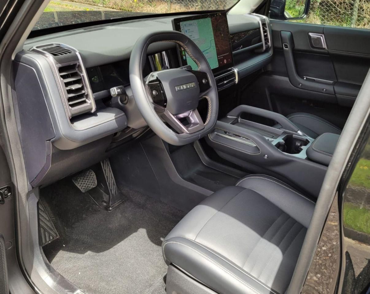 Cabina del conductor del Chery iCar 03