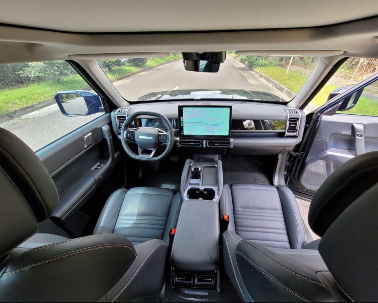 Vista panorámica del interior del Chery iCar 03